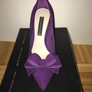 Steven by Steve Madden Purple pointed toe heels